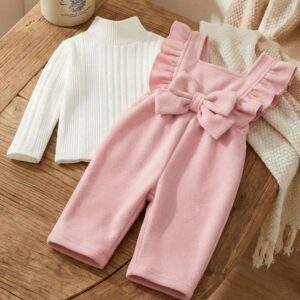 طقم "فيونكة الدلع" الشتوي – هاي كول ريب مع سالوبيت كشكشة أنيق.